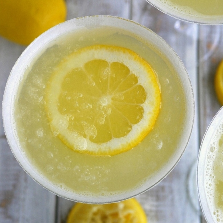 Lemon Drop Martini Presentation