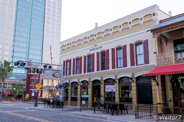 Bars and Clubs in Downtown Orlando